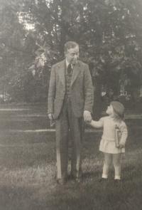 George Frederick Clarke with granddaughter Mary BernardPhoto: Mary Bernard, The Last Romantic