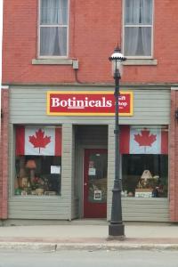 610 Queen Street, the location of Madge Smith's shop, now is home to the Botinicals Gift Shop (2015)